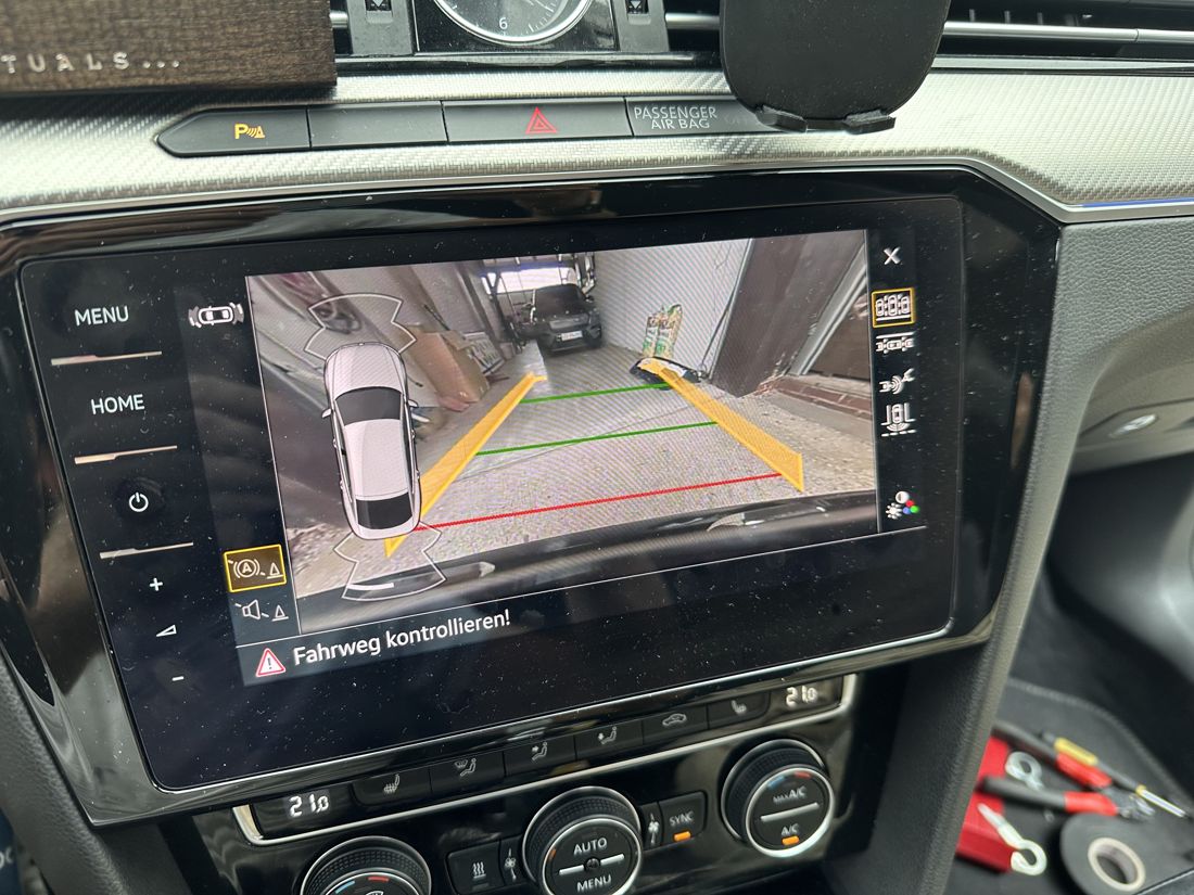 VW Arteon: Rückfahrkamera mit Hilfslinien