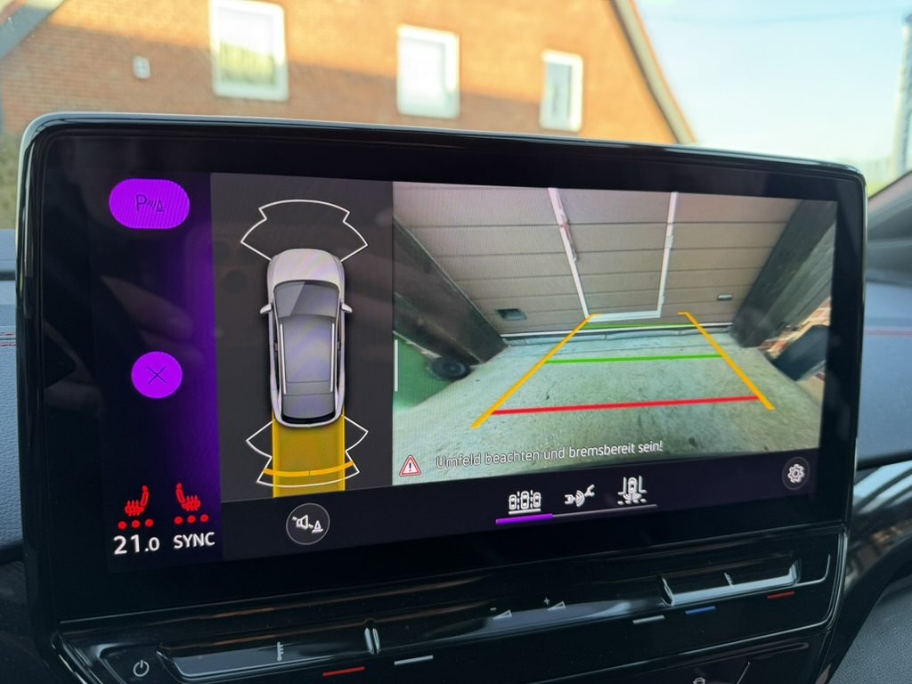 VW ID.3 / ID.4 / ID.7: Rückfahrkamera mit dynamischen Hilfslinien im Display
