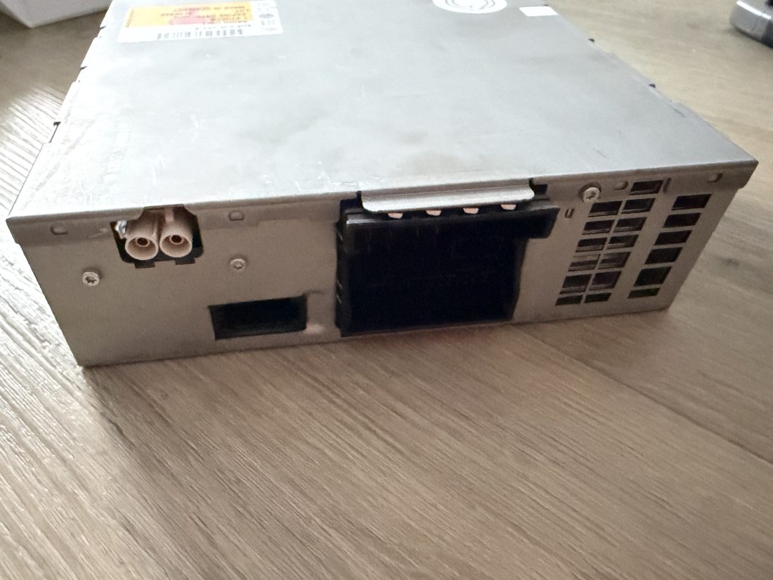 Radio-Tuner 4G0035 von Harman Becker (MMI3G) vor der Reparatur